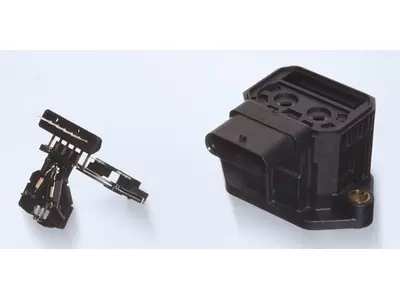 Vorumspritzling mit elektronischem Bauteil + Fertigumspritzte Baugruppe