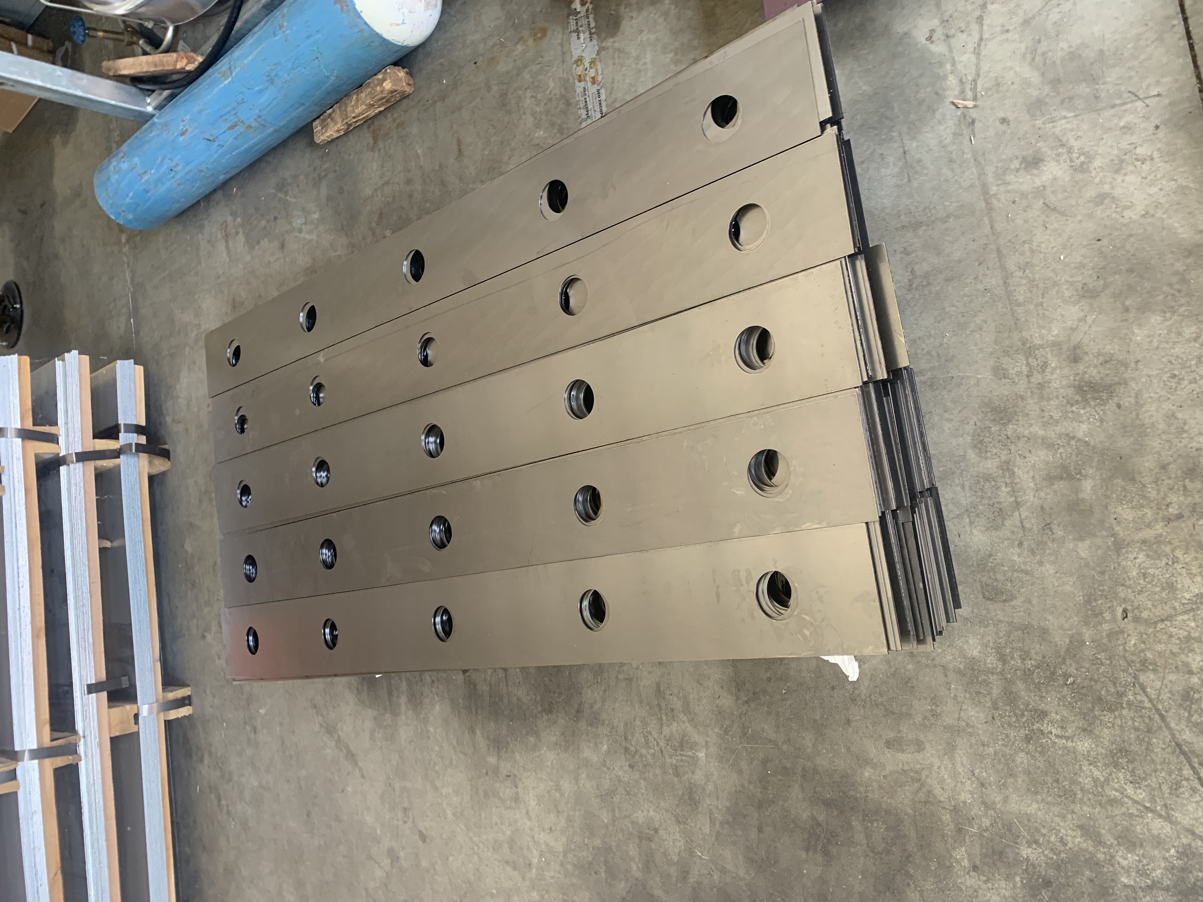 Levelling inserts