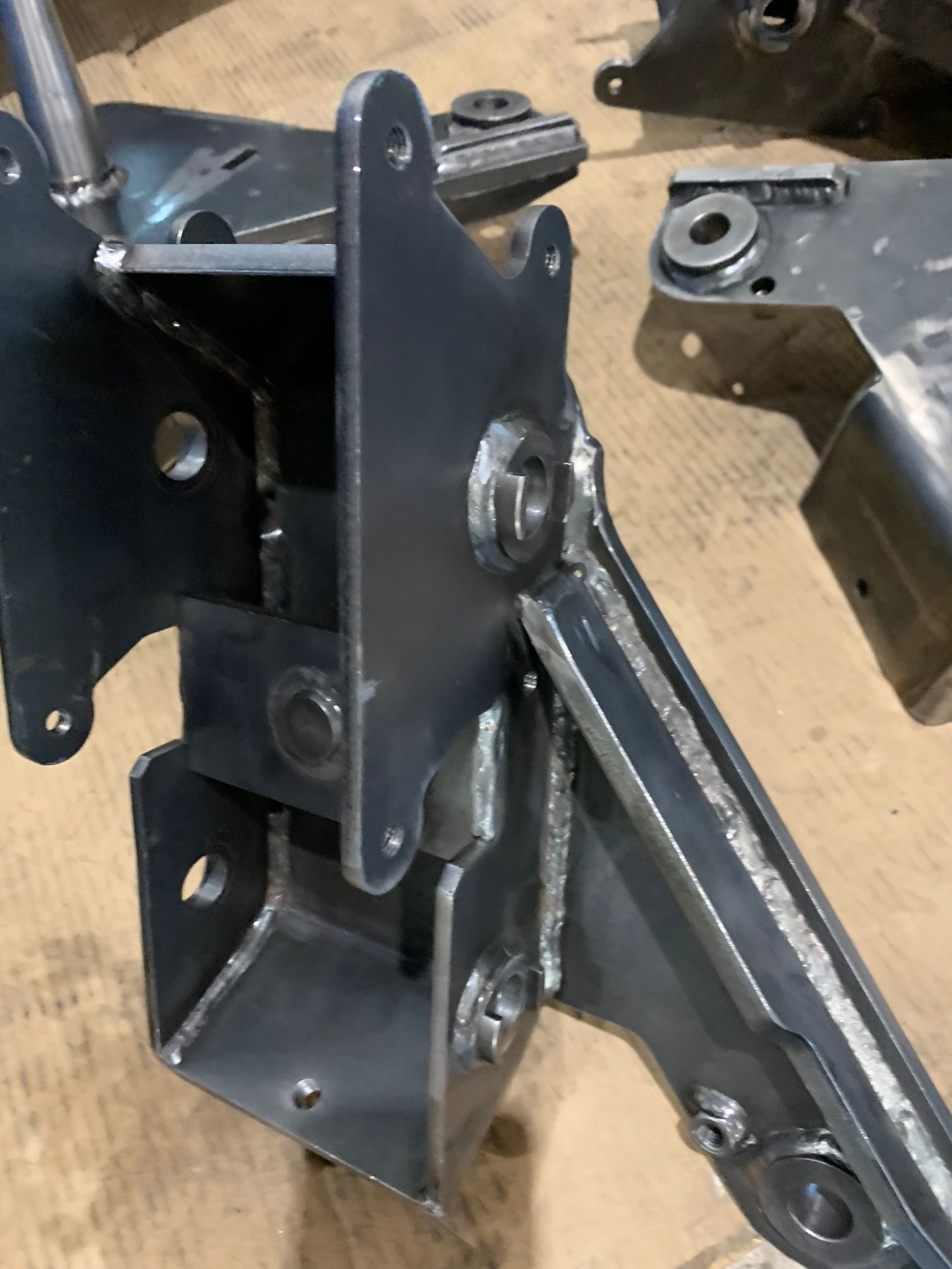 chassis for road cleaner