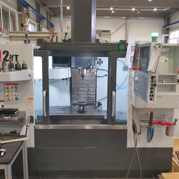 CNC Milling machine VF2YT