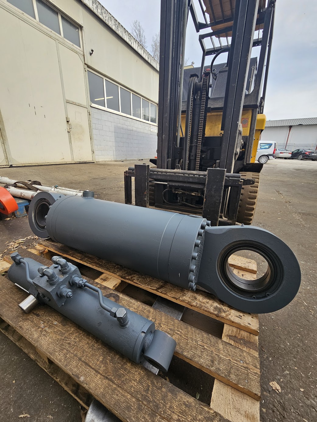 hydraulic cylinders