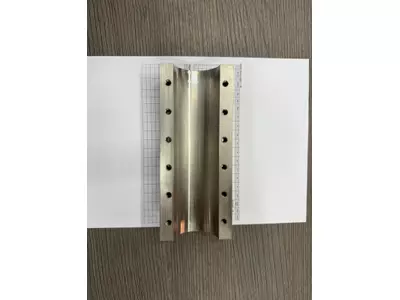 Semi-cylindrical bearing block