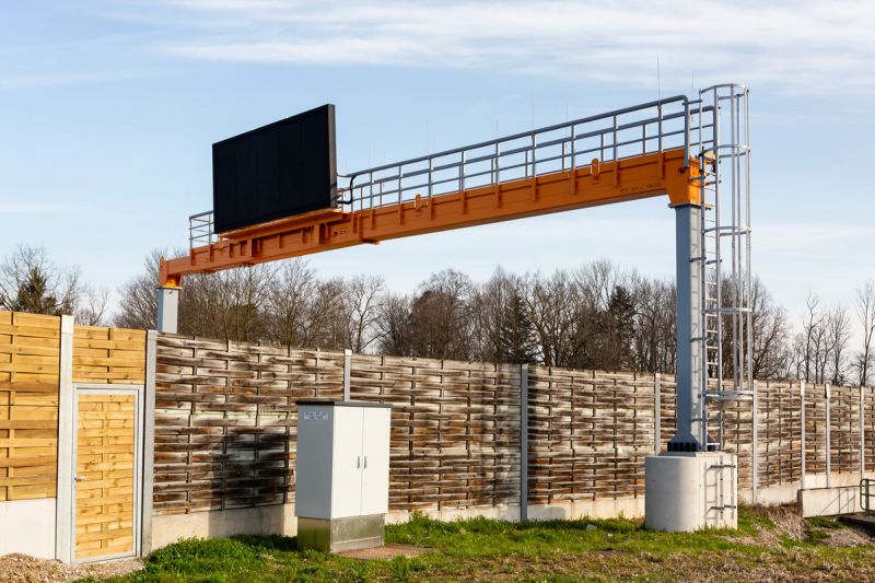 Verkehrszeichenbrücke