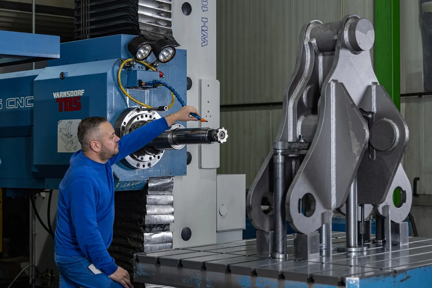 WH105 CNC