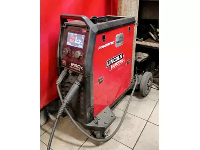 Welder Lincoln Electric POWERTEC i250C ADVANCED