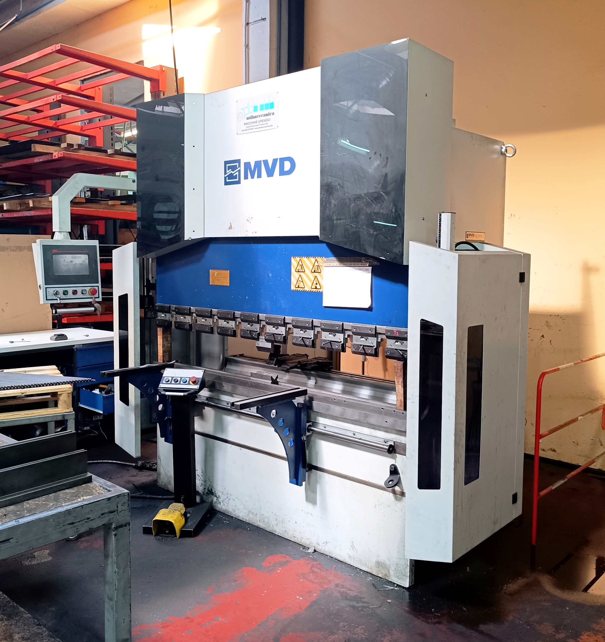 CNC press brake MVD B60-2100
