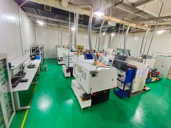 CNC Lathe with Live Tooling