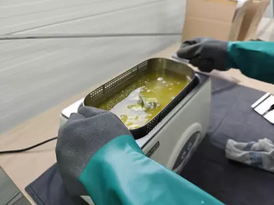 Ultraschallreinigen.jpg