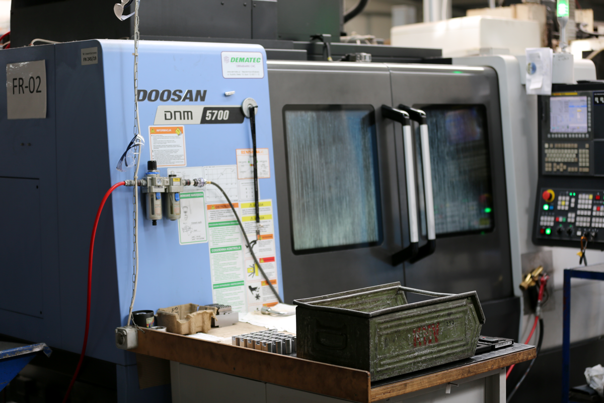DNM 5700