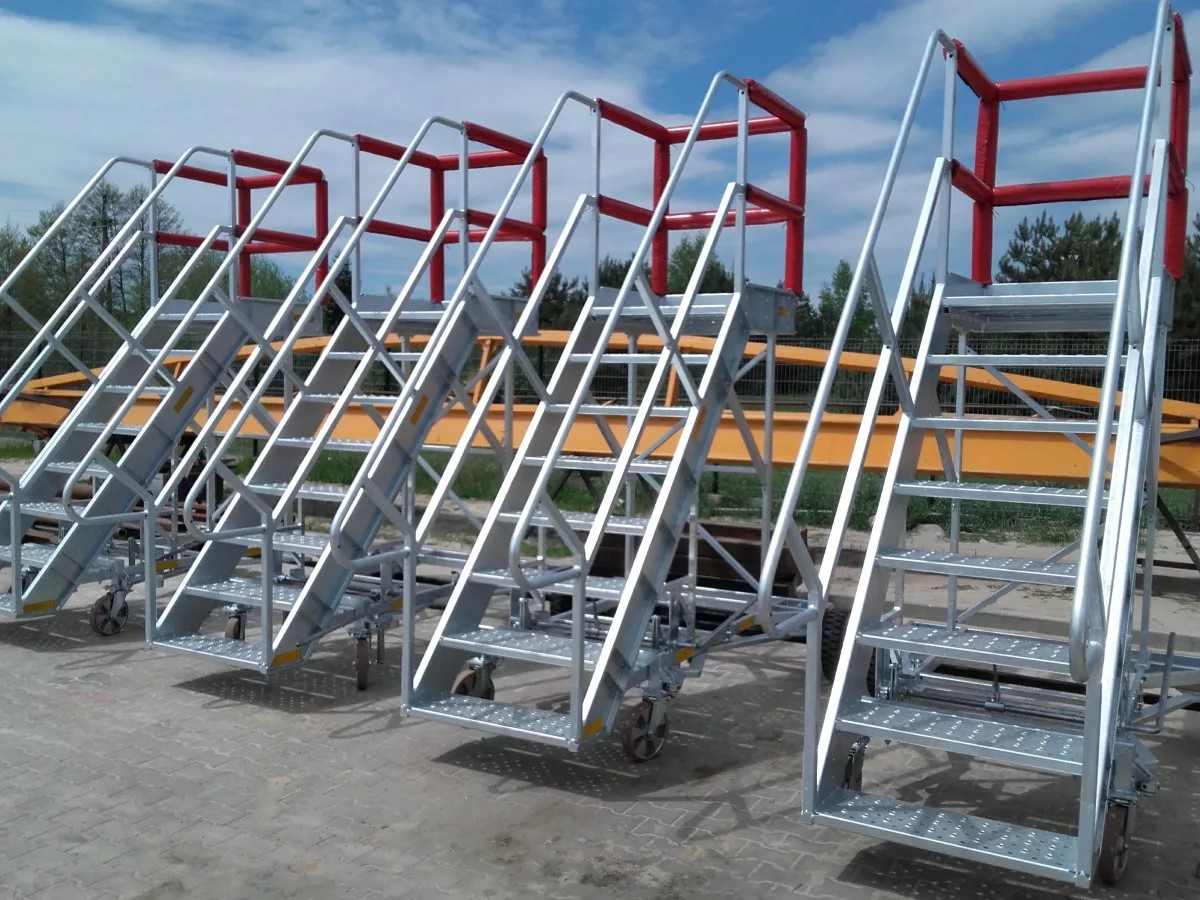 Maintenance stairs - to the airport