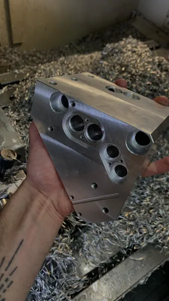 5.56_MainHoldingClamp