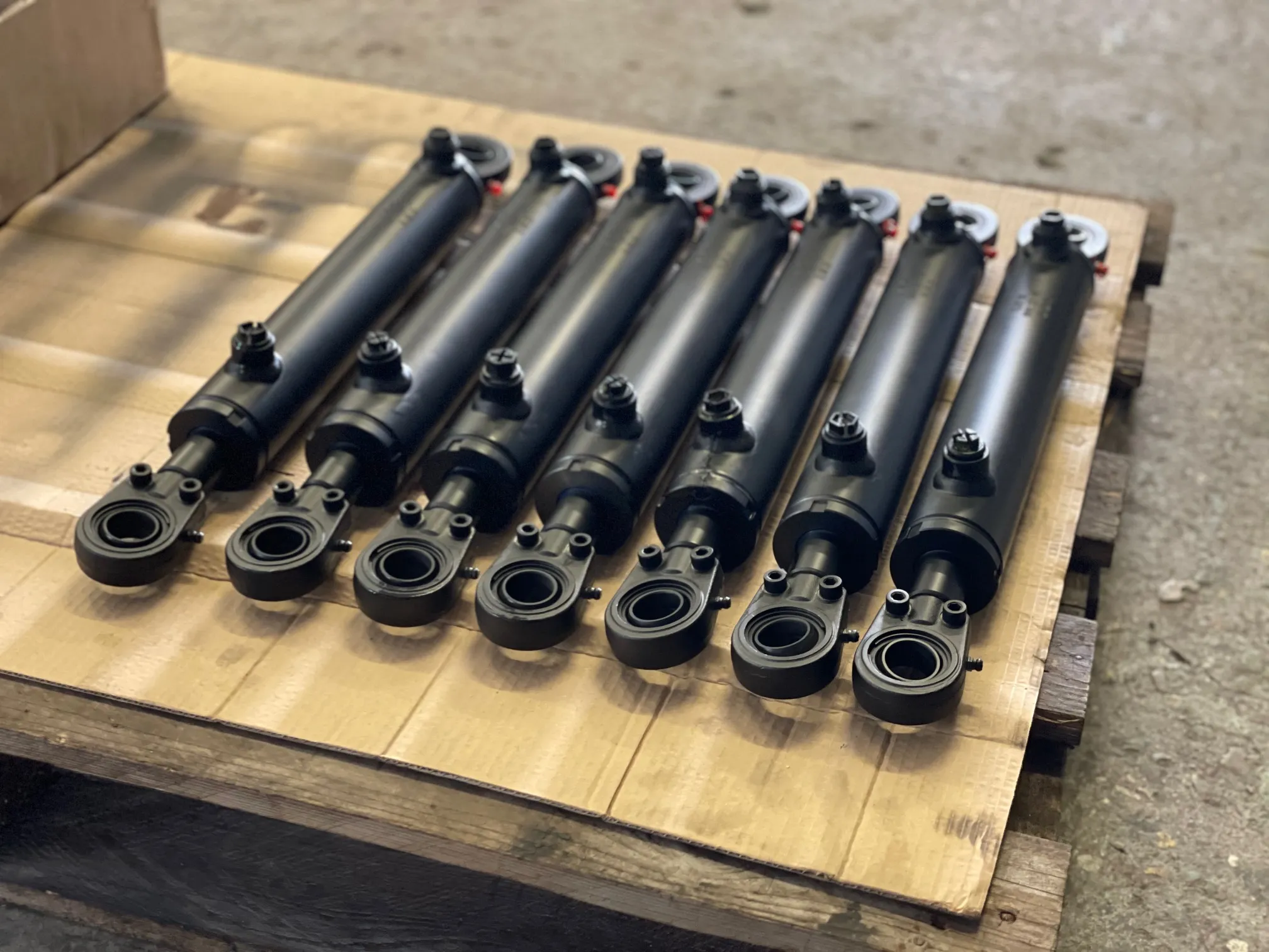 Hydraulic cylinders