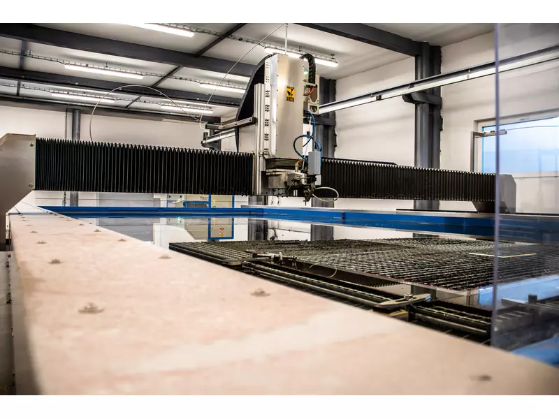 OK-Aquacnc_waterjet.webp