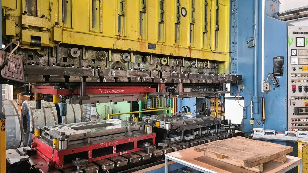 SCHULER 250t