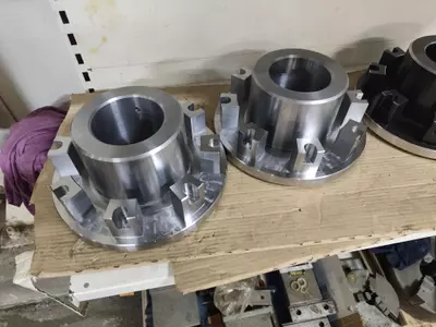 Flanget hubs