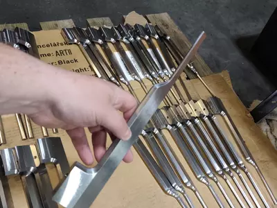 Knife to the divider