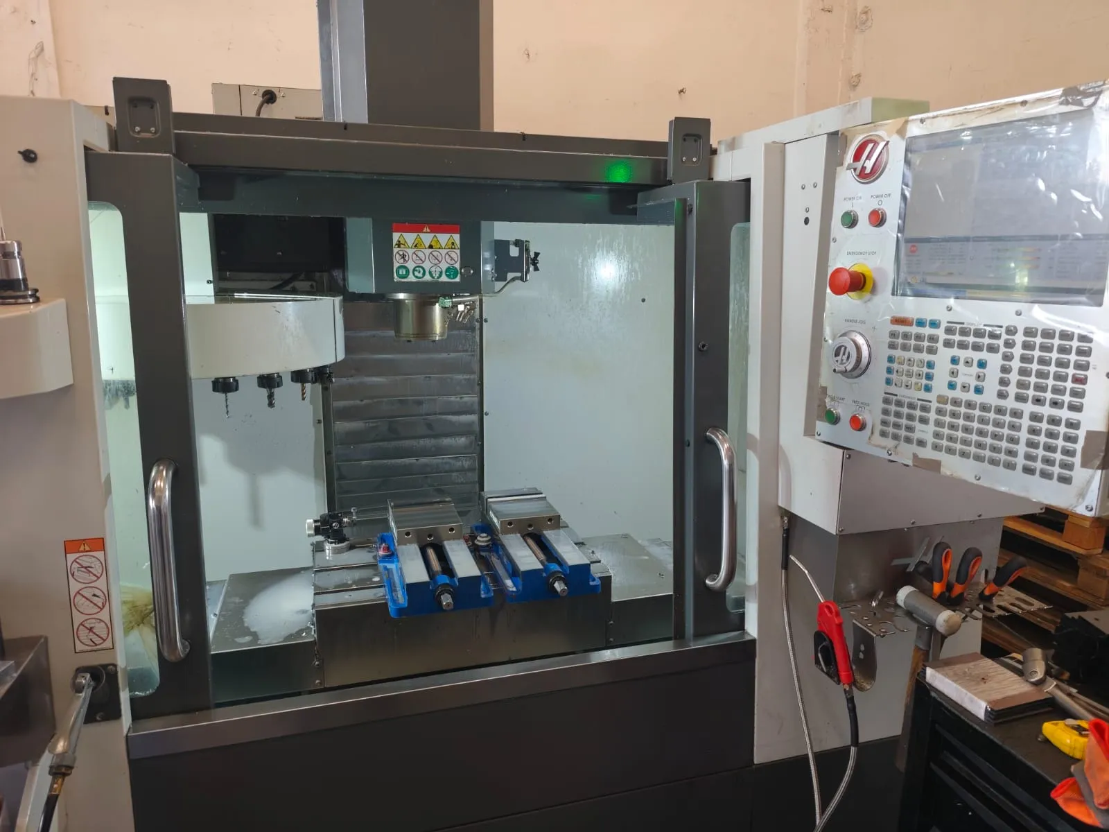 HAAS UF-1