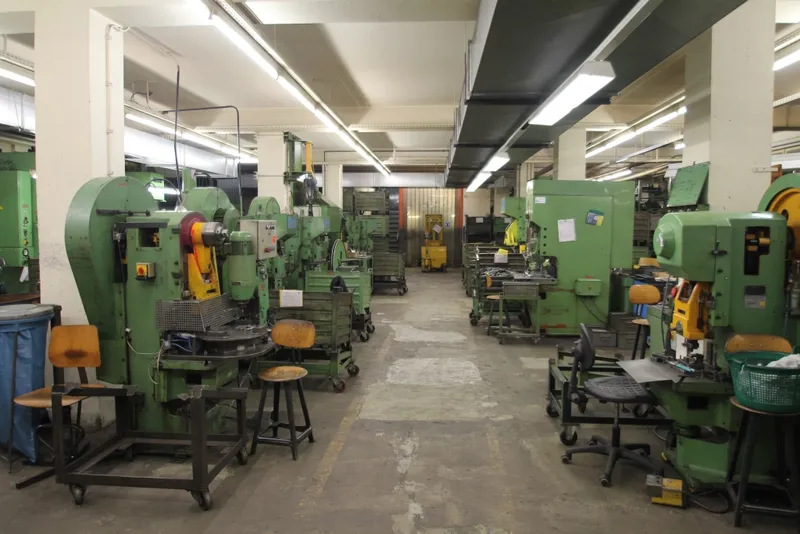 Exzenter- und hydraulische Pressen von 25-130t