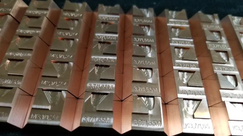 Soldering mold