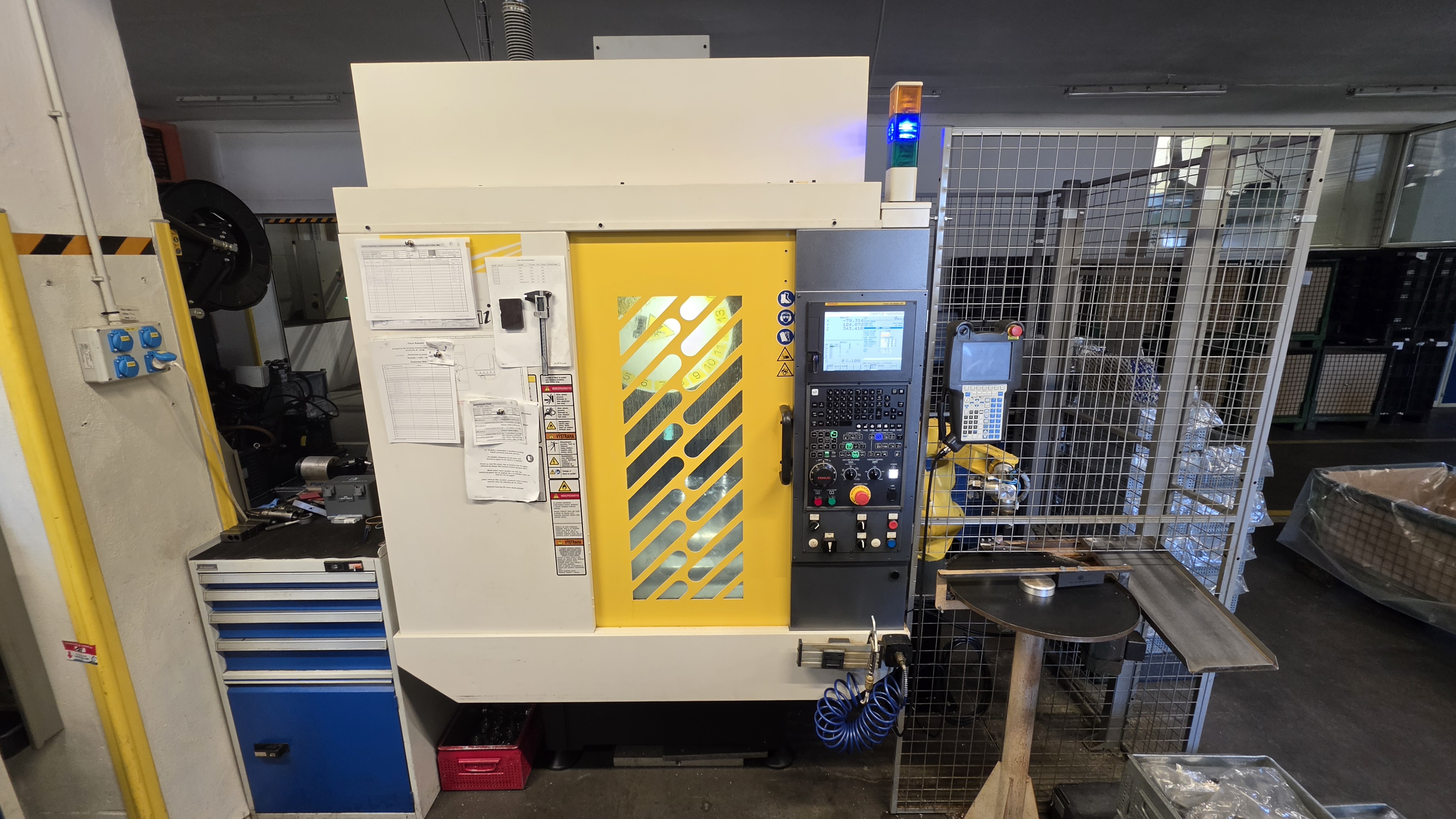 Fanuc Robodrill AD21MiA + Robot LR Mate 200iD
