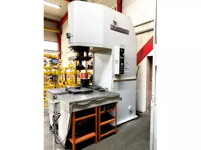 C- Bügelpresse 160 Tonnen