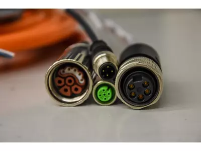 diverse Steckerkombinationen