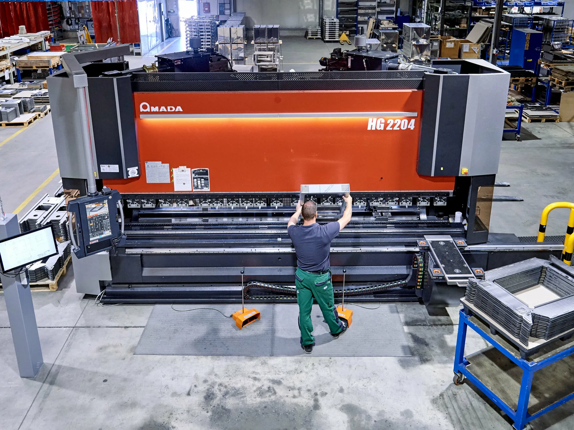 Amada HG2204