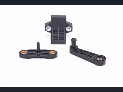 Umspritzen von diversen Einlegeteilen