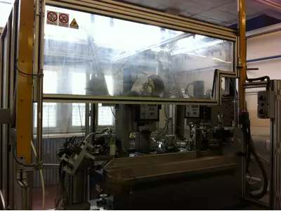 Semi-automatic machine