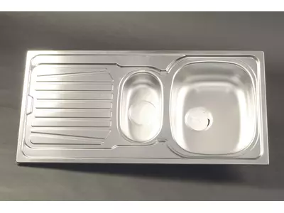 Spülbecken mit zwei Wannen