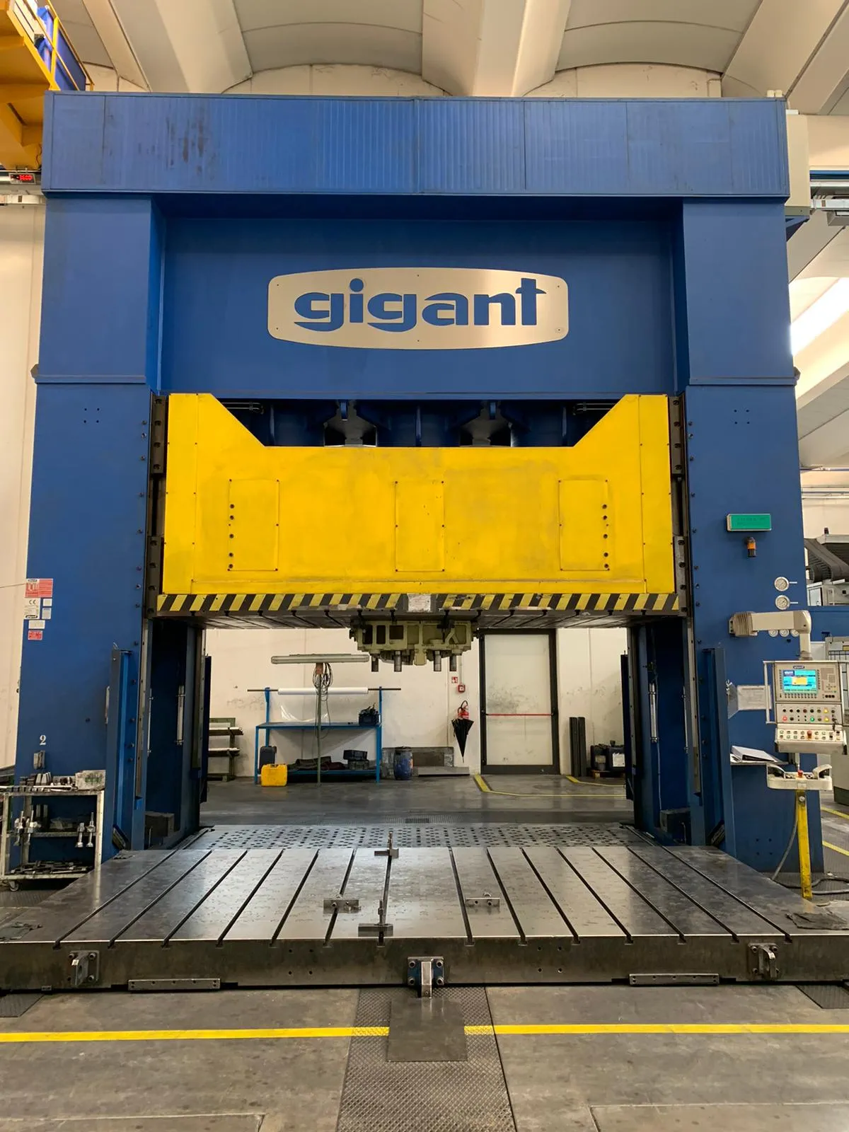 Presse 5000x3000 mm / 2000 t
