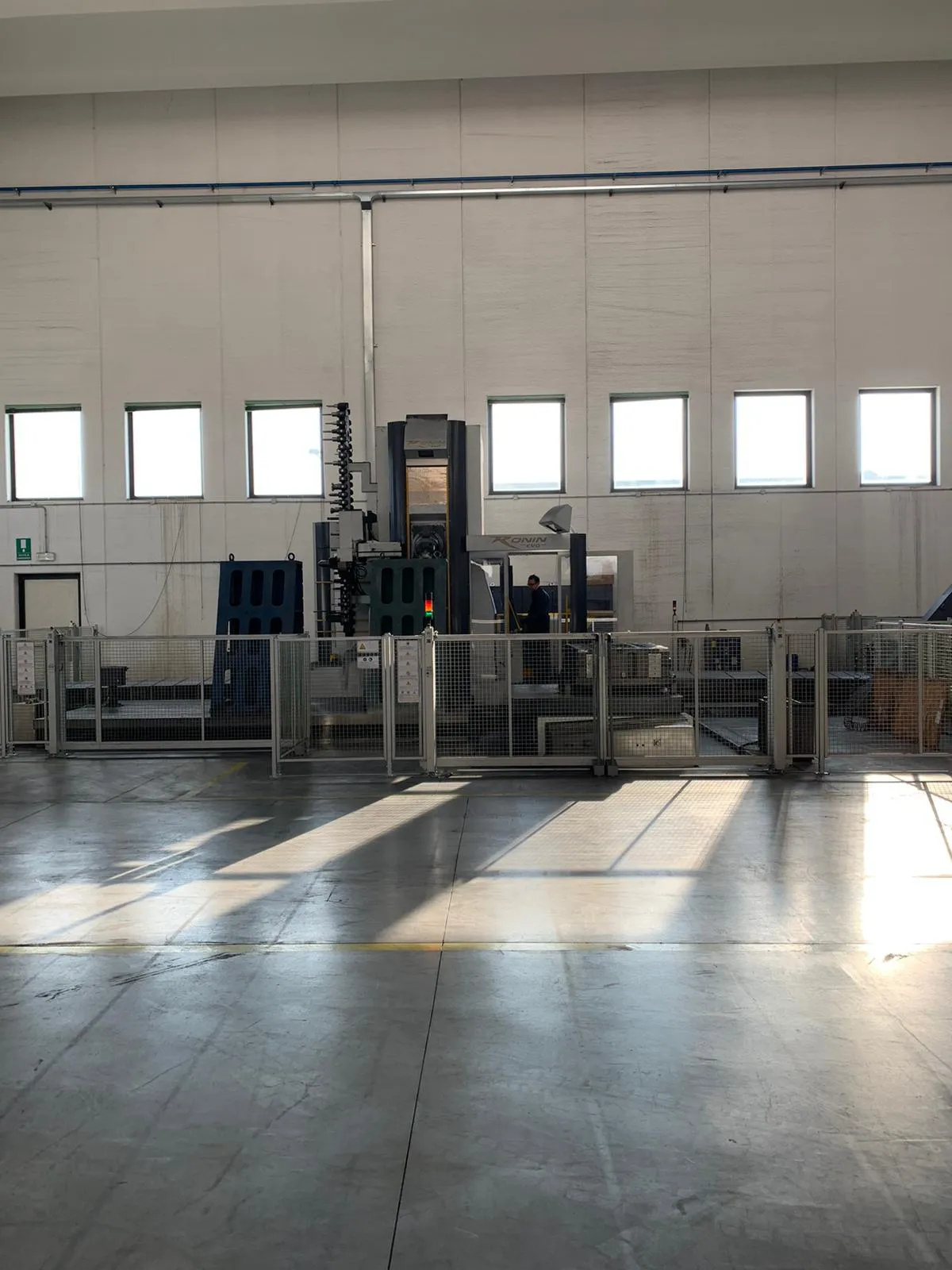 Ronin   8000x2000x1800 mm