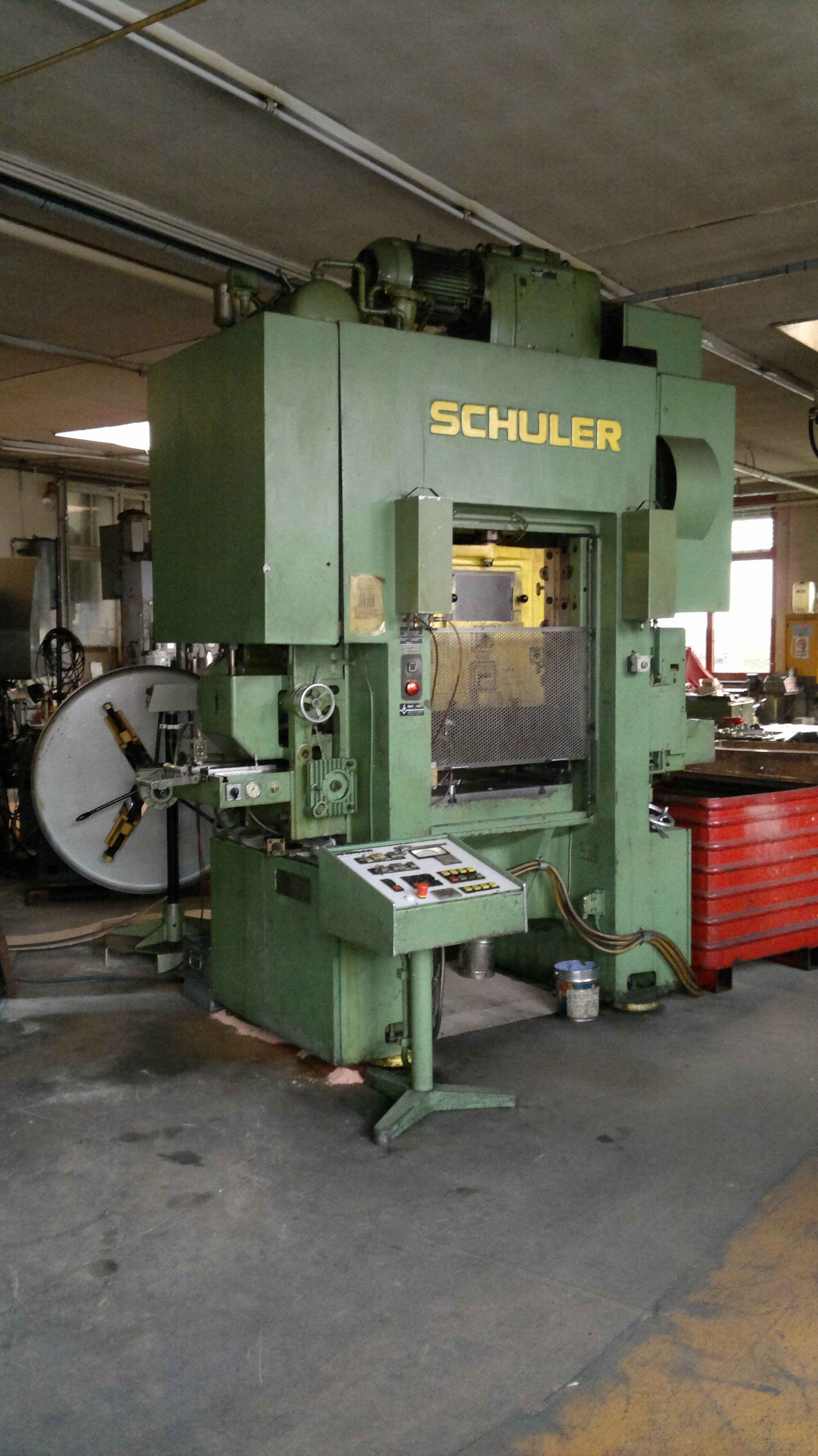 Stanzautomaten 80 t, Festhub 50 mm, Vorschub 0-150 mm