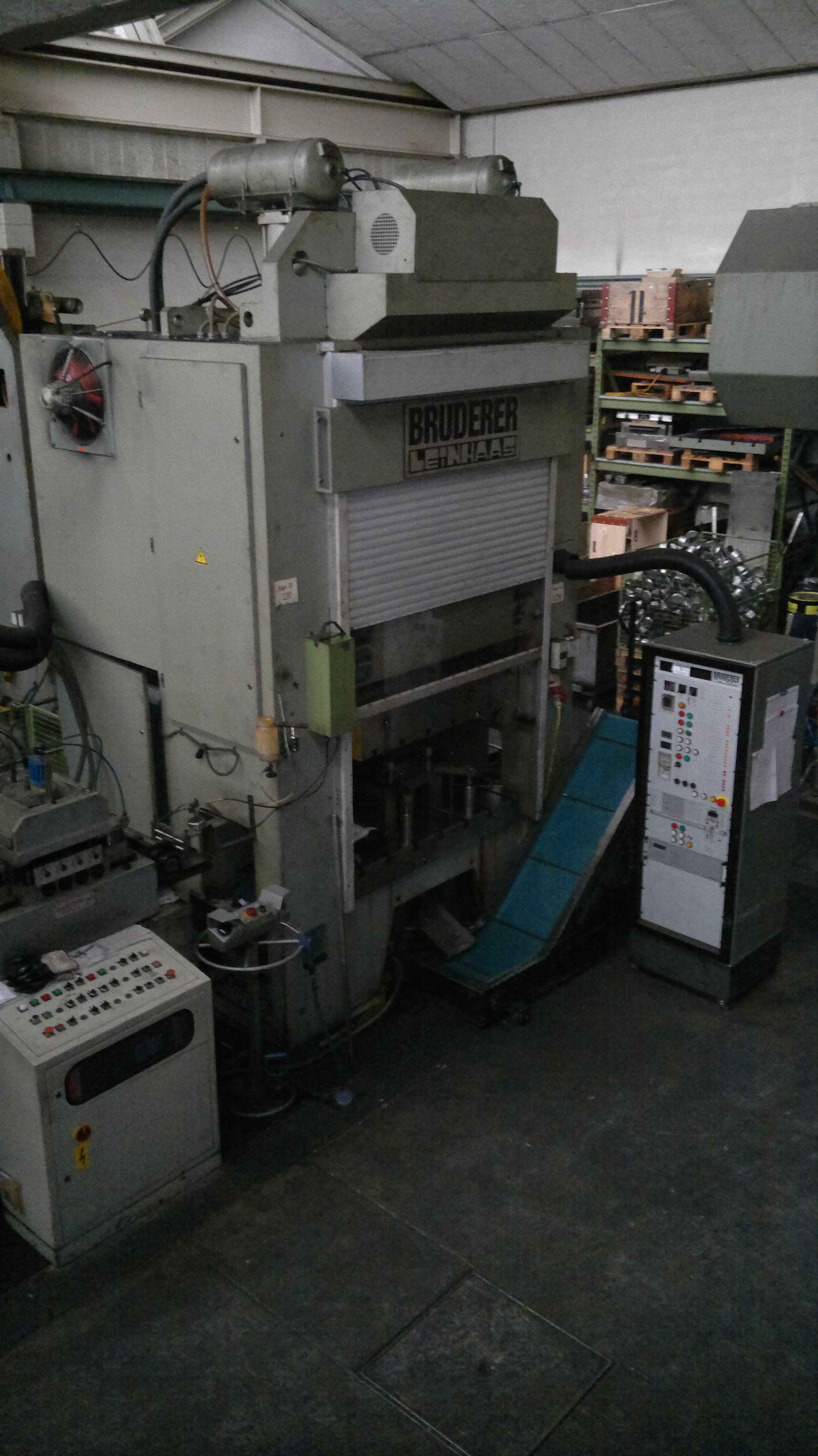 Differenzwegpressen 250 t, Bandabmessung max. 300x3mm, 150x6 mm