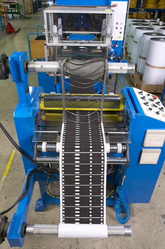 Kiss cutting
