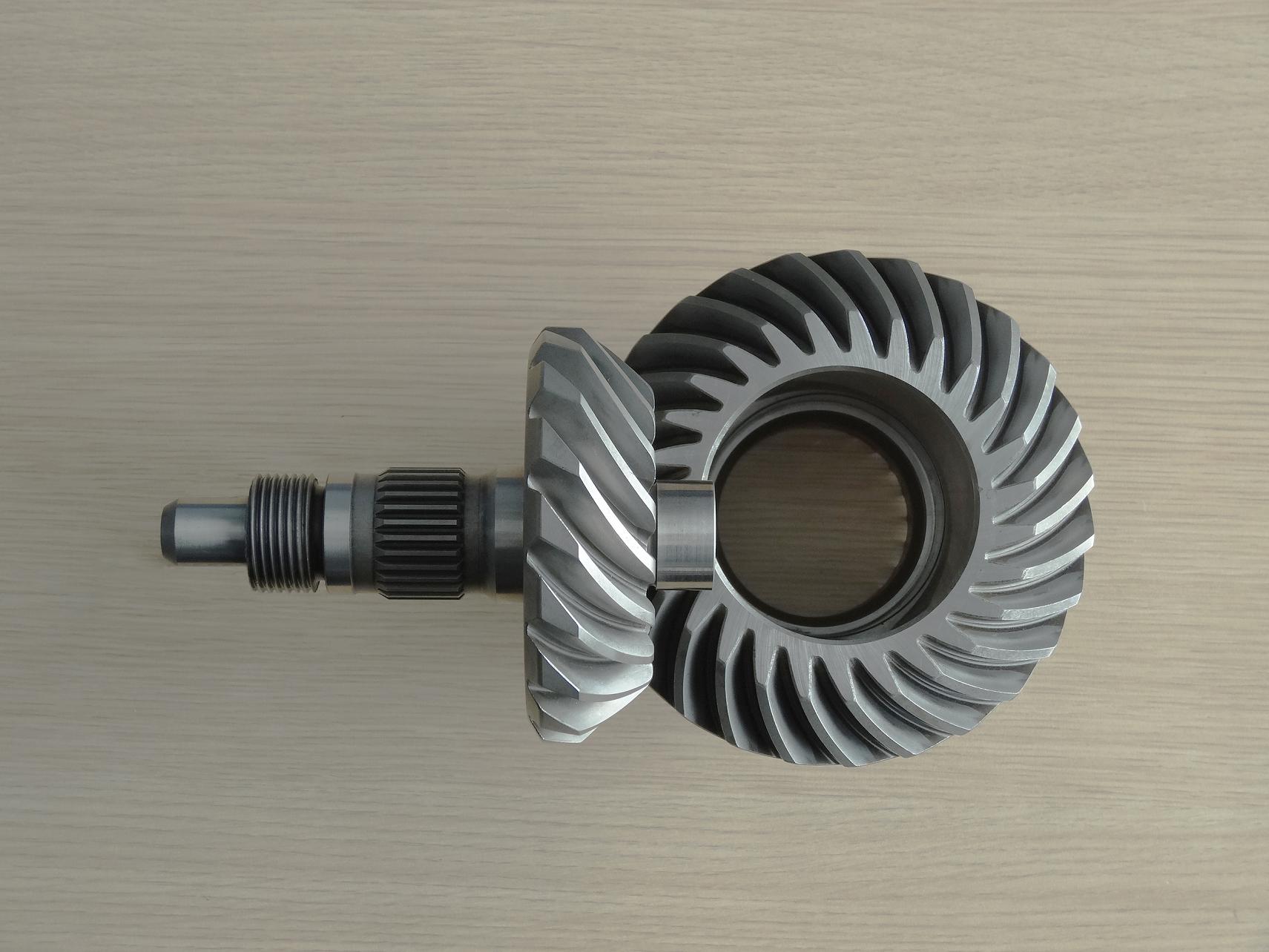 Hypoid gear