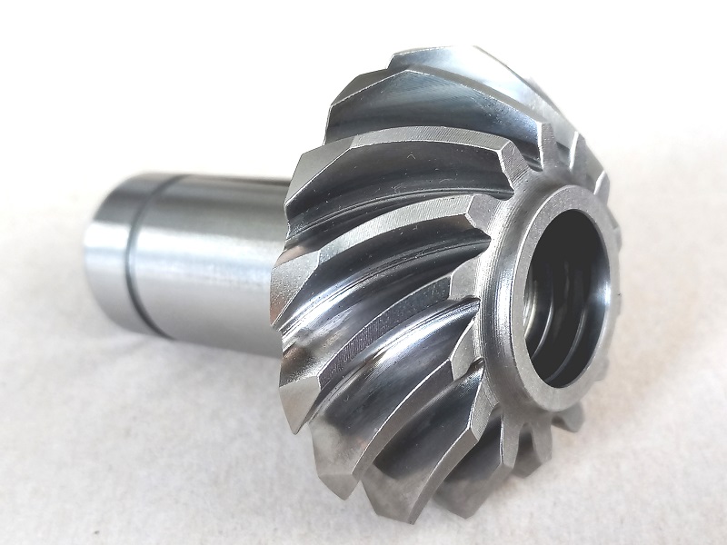 Spiral bevel pinion