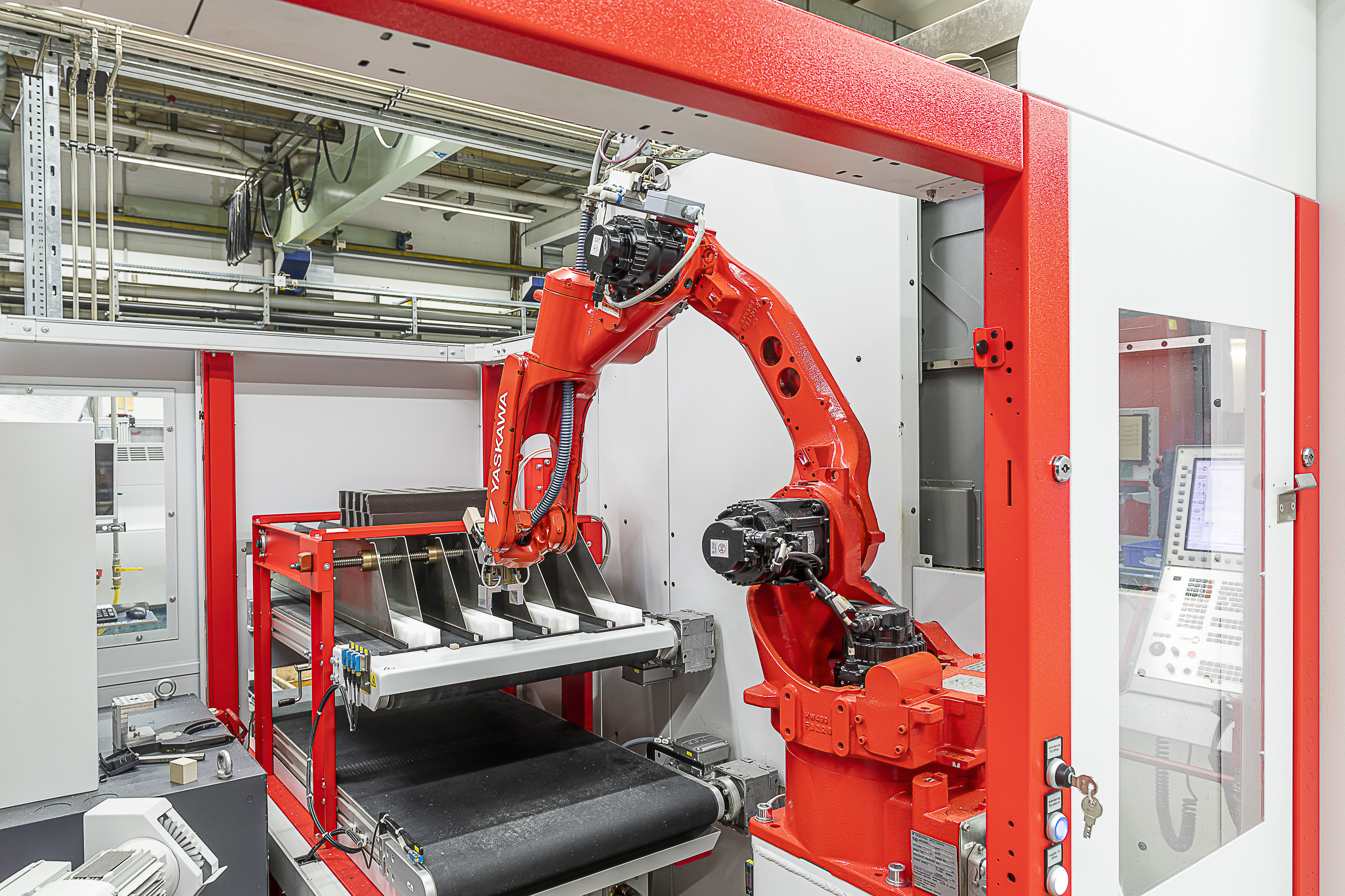 Hermle C30U mit Roboter