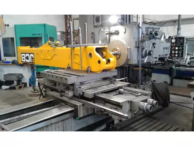 Ladearm auf Bohrwerk