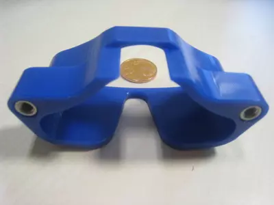 Niederhalter aus PE1000-Blau 