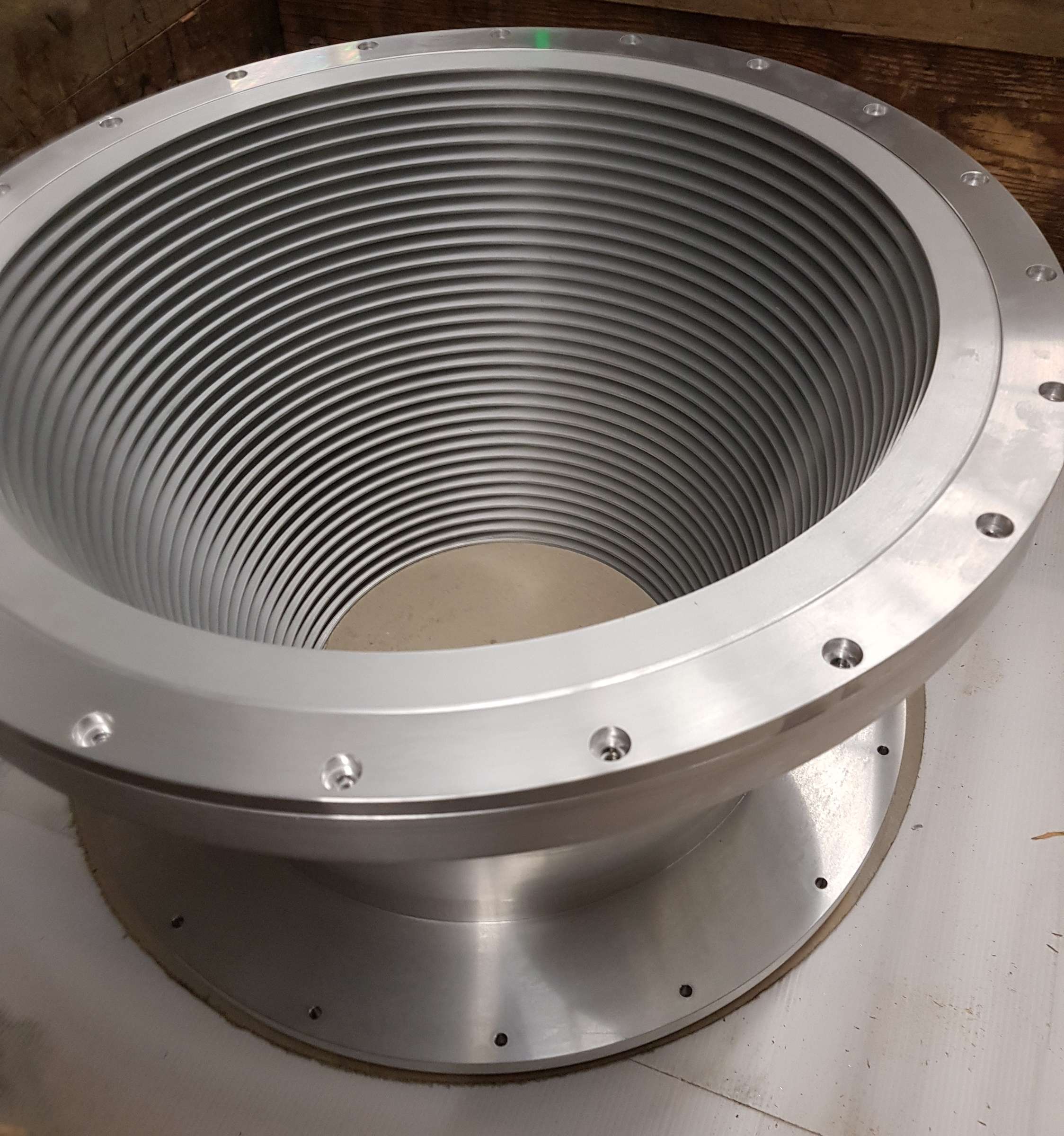 Horn ALU D560 x 350mm