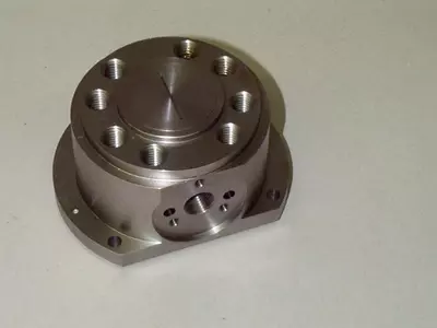 Membranpumpenkörper aus Vergütungsstahl 1.6580