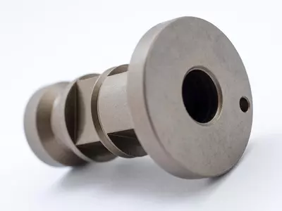 Spezialschrauben und Gewindebuchsen