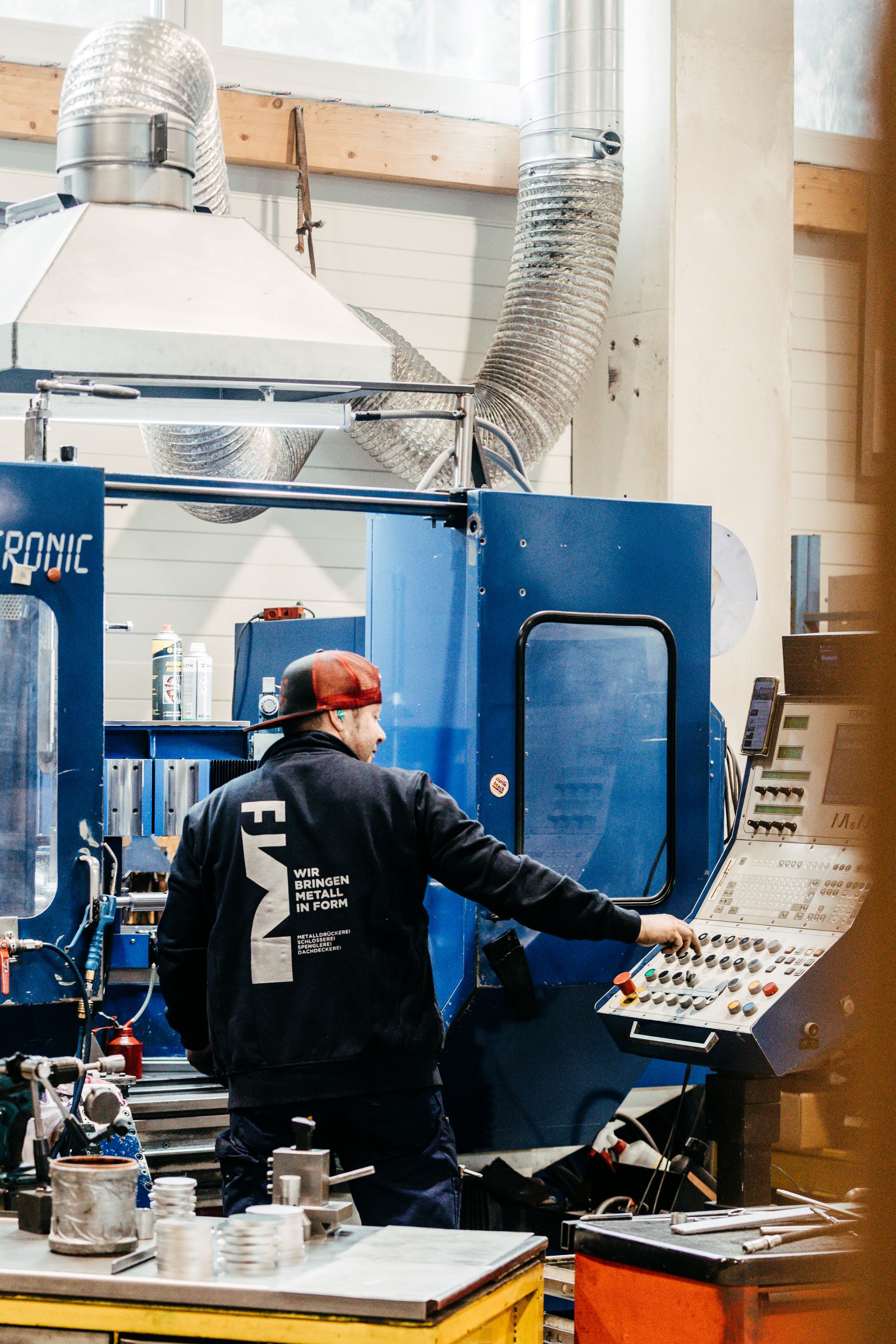 Metalldrückmaschine Tracktrocic