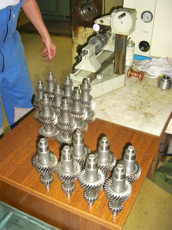 BMW main gears