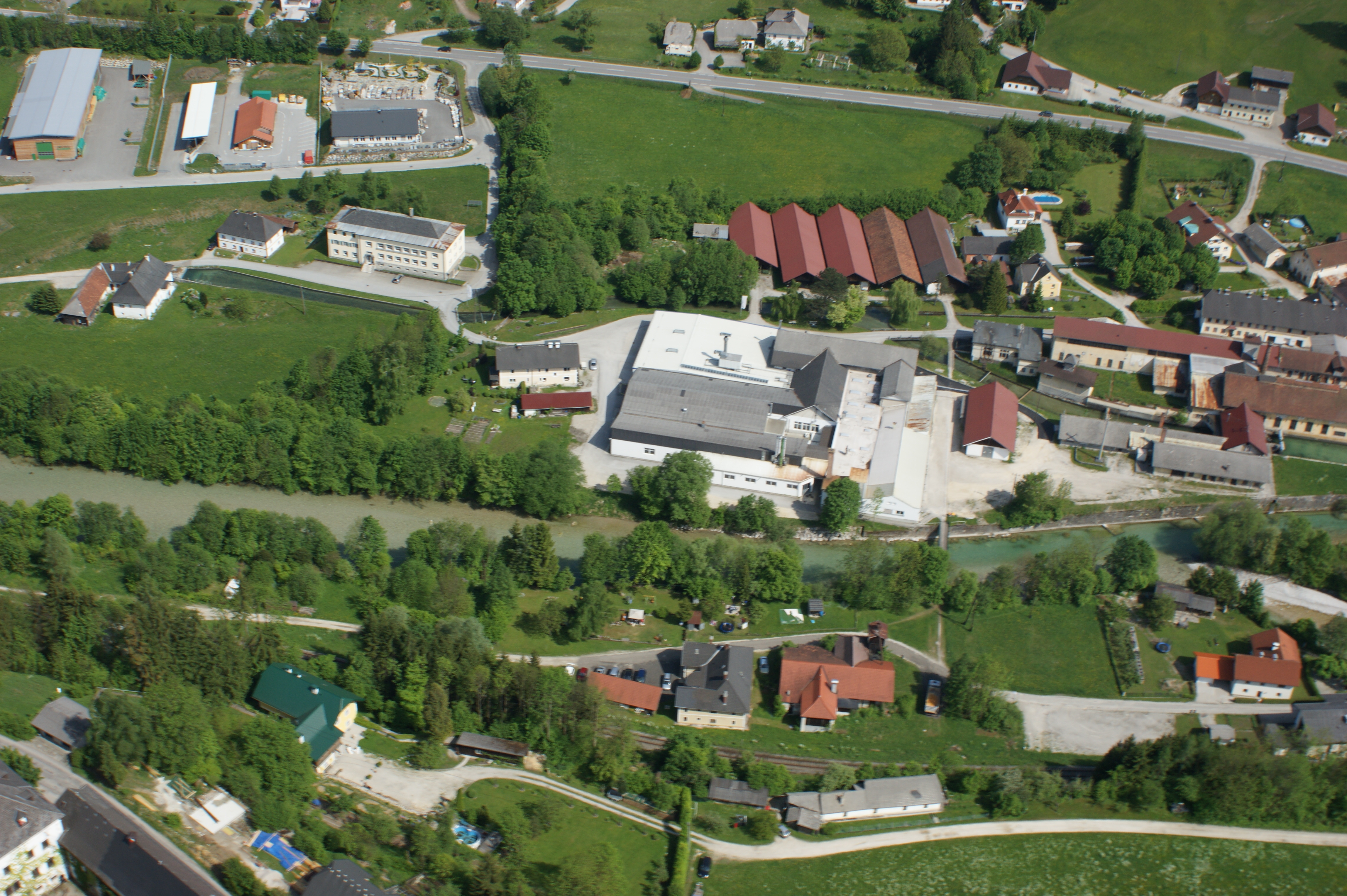 Firmengelände - Gebäude