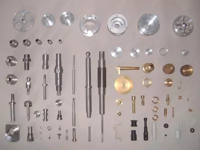 Muster- und Serienteile und Baugruppen nach ihren Zeichnungen oder sonstigen Spezifikationen