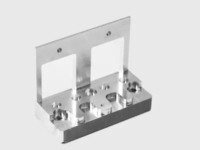 Halter aus Aluminium