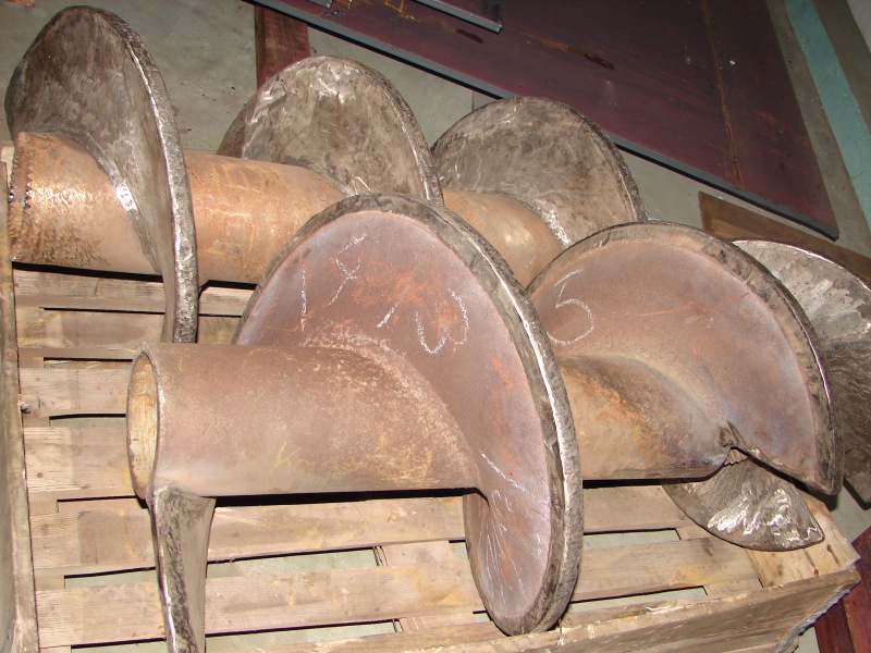 Transporting screws