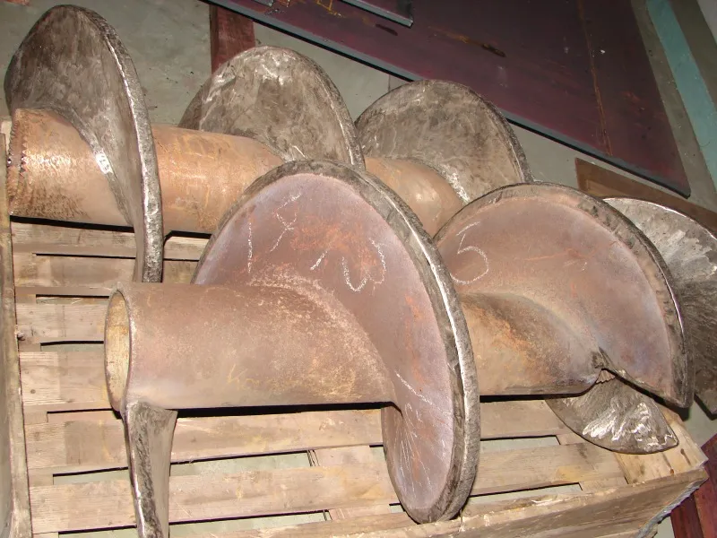 Transporting screws